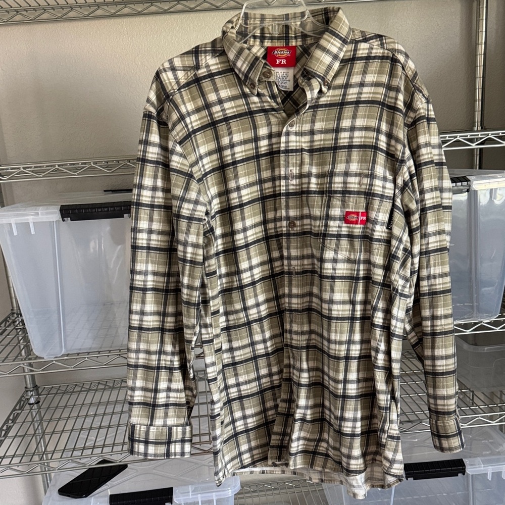 Dickies Men's Plaid Button Down Shirt - Black and Tan